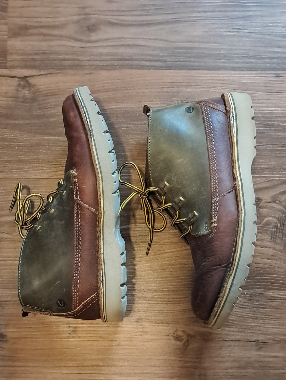 Clarks Men's Brown Leather Lace-Up Chukka Boots - Picture 4 of 5
